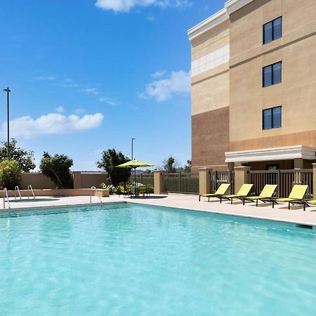 Springhill Suites Fresno Exteriér fotografie