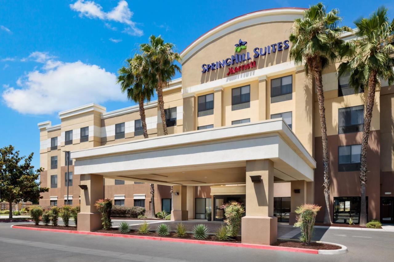 Springhill Suites Fresno Exteriér fotografie