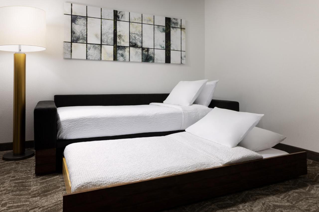 Springhill Suites Fresno Exteriér fotografie