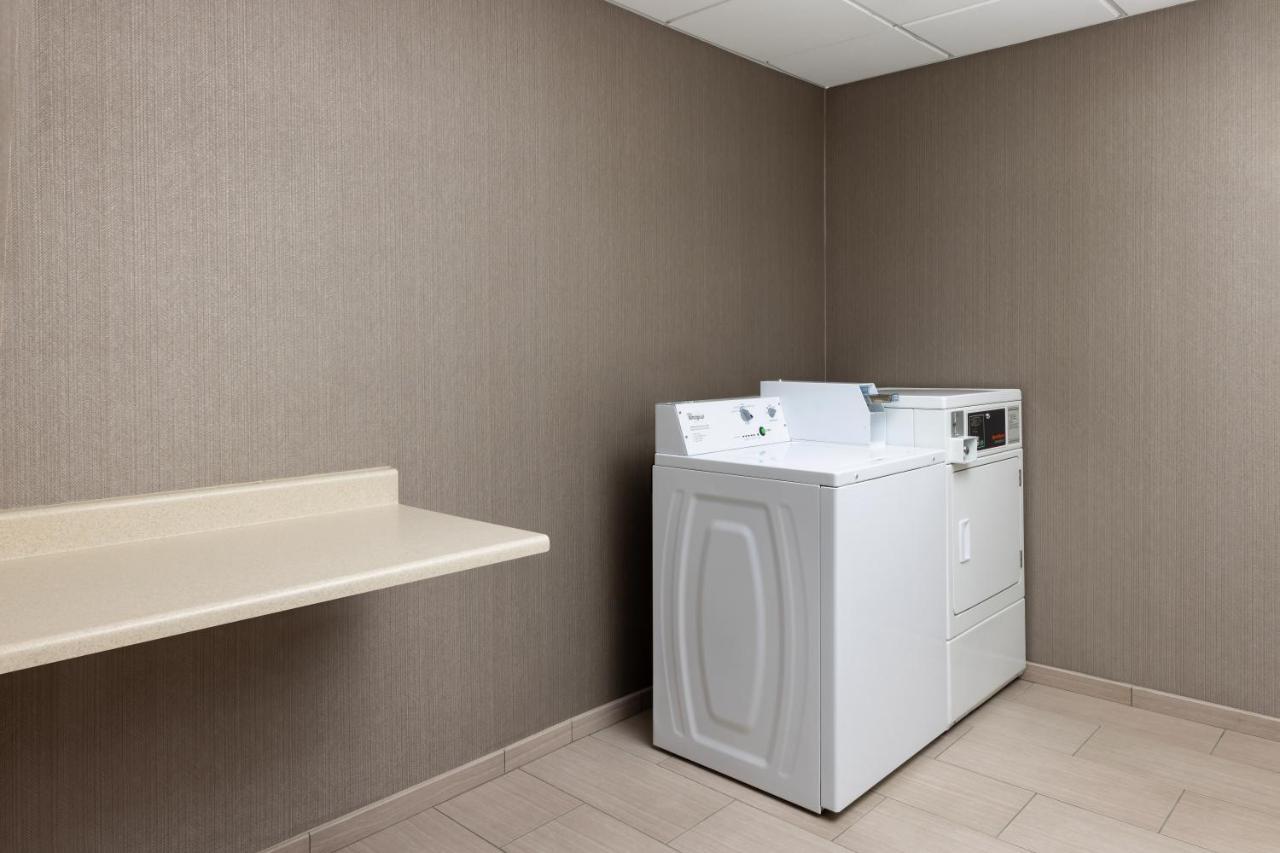Springhill Suites Fresno Exteriér fotografie