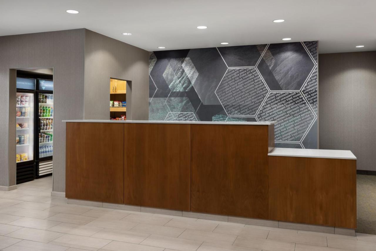 Springhill Suites Fresno Exteriér fotografie