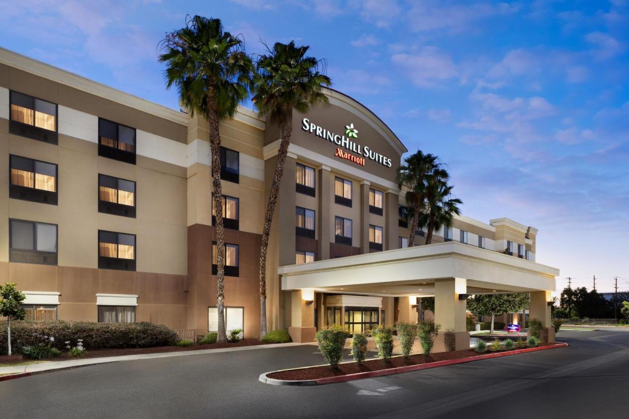 Springhill Suites Fresno Exteriér fotografie