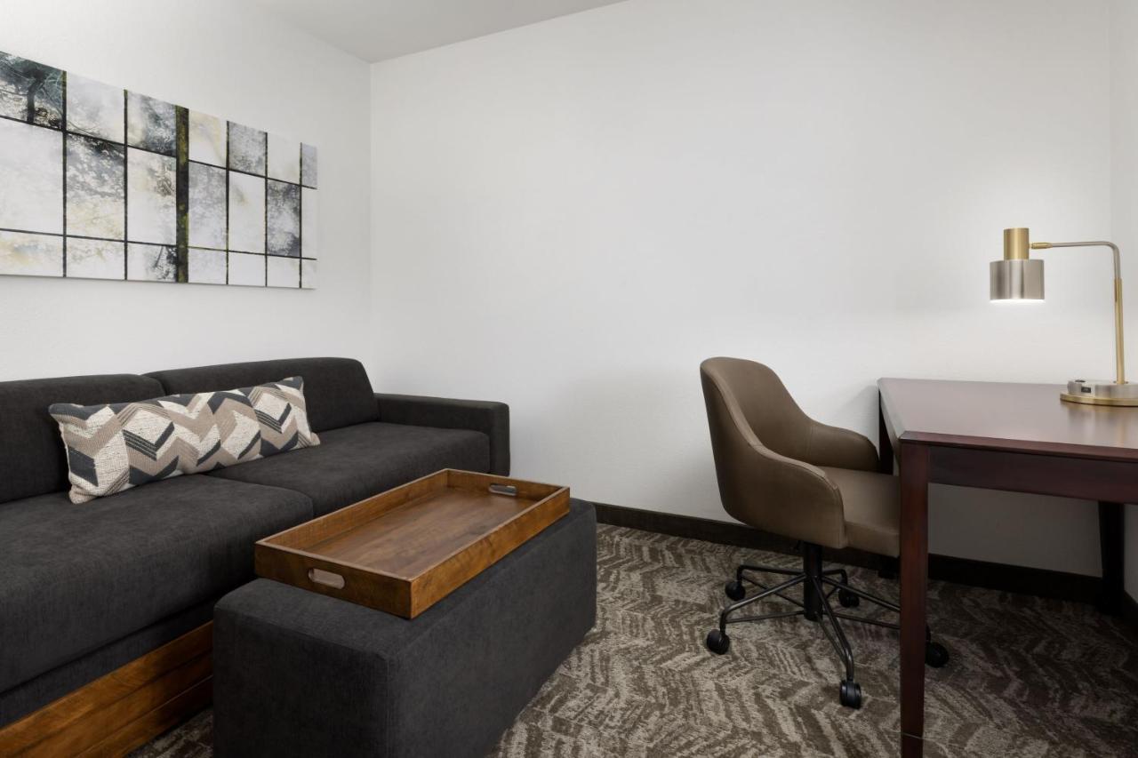 Springhill Suites Fresno Exteriér fotografie