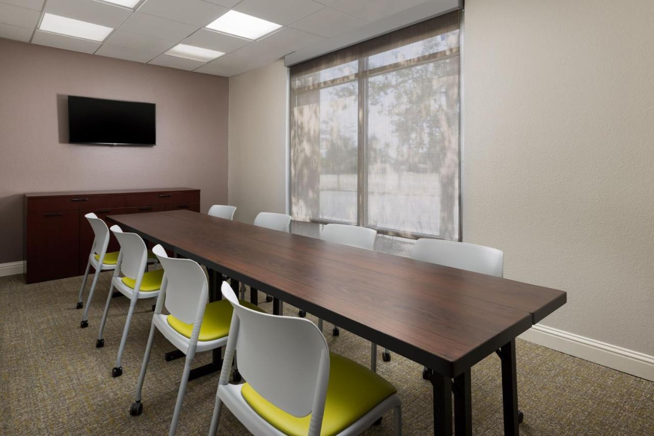 Springhill Suites Fresno Exteriér fotografie