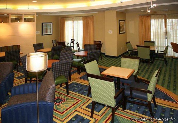 Springhill Suites Fresno Restaurace fotografie