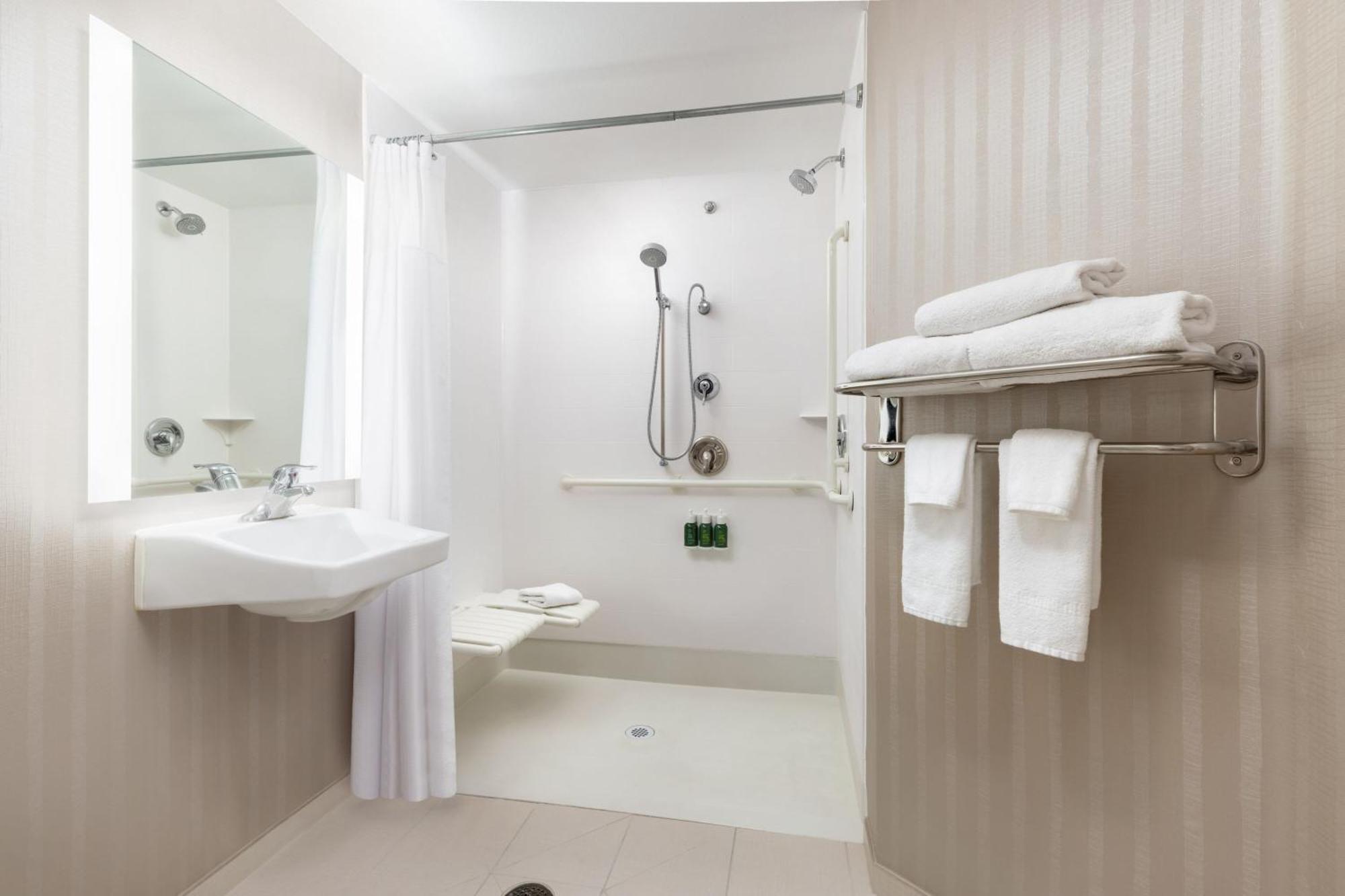 Springhill Suites Fresno Exteriér fotografie