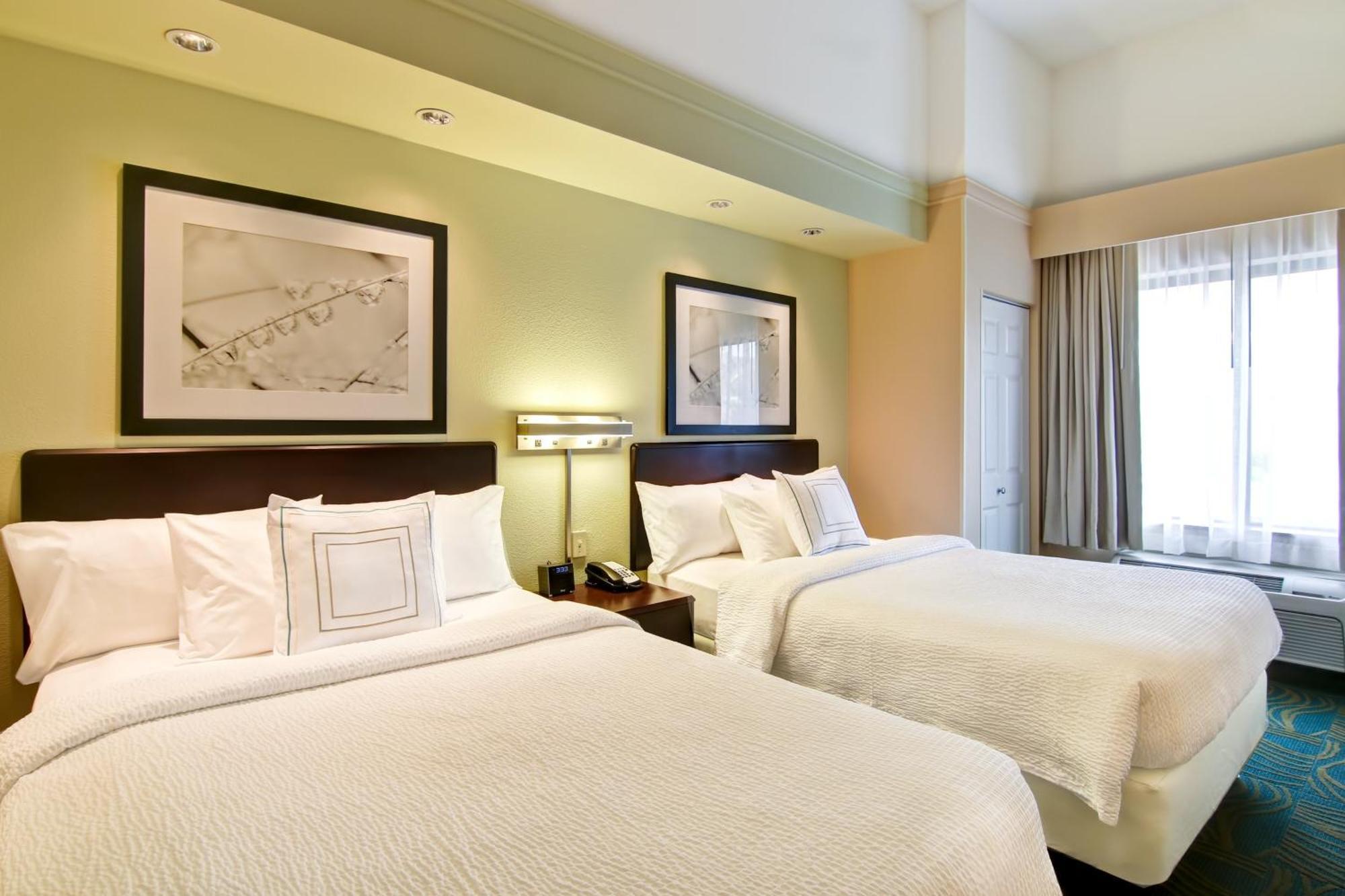Springhill Suites Fresno Exteriér fotografie
