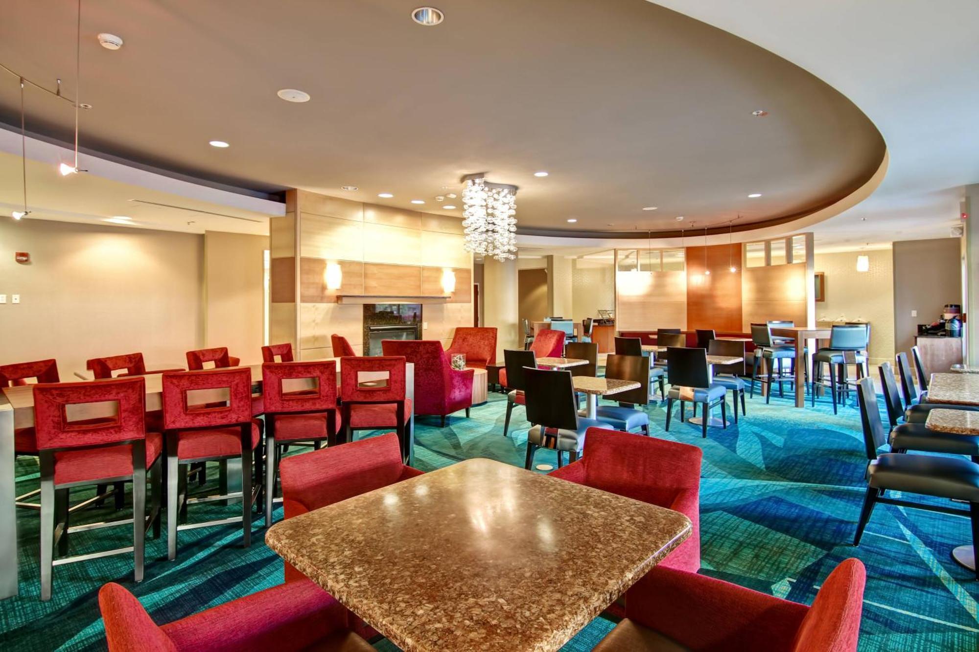 Springhill Suites Fresno Exteriér fotografie