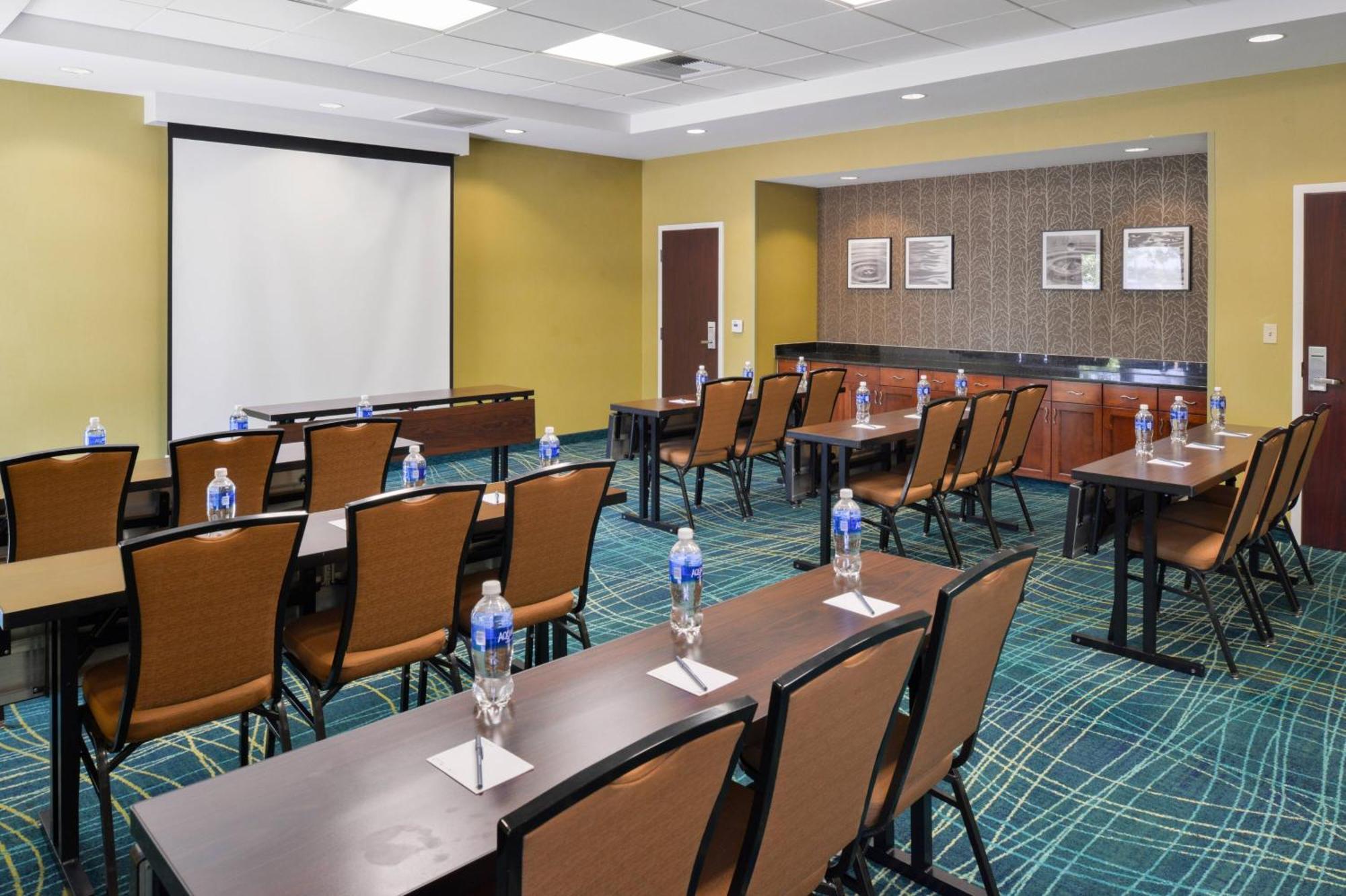 Springhill Suites Fresno Exteriér fotografie